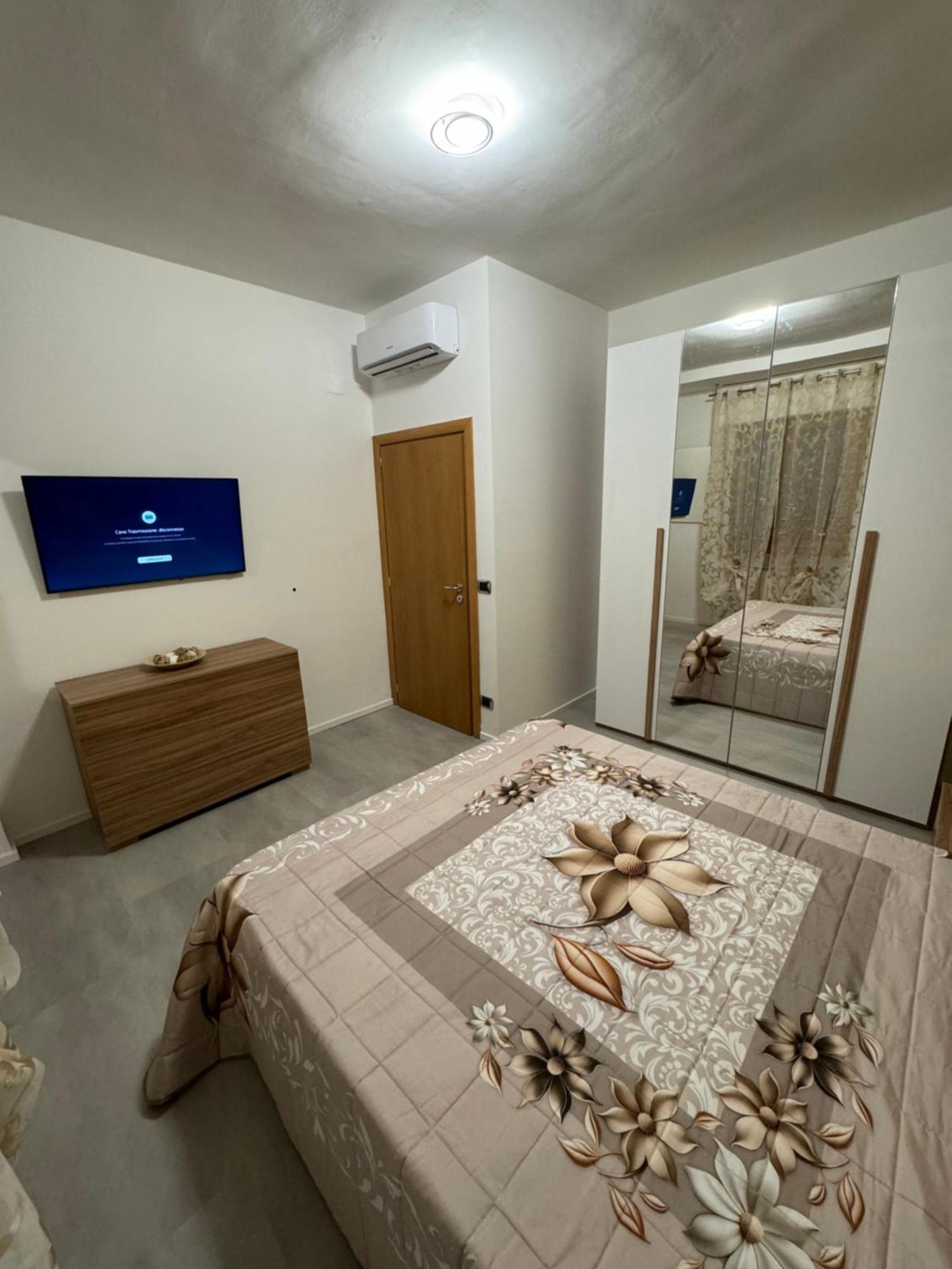 泰尔莫利Baleari House公寓 客房 照片